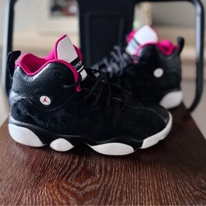Kids Black and Pink Basketball Shoes